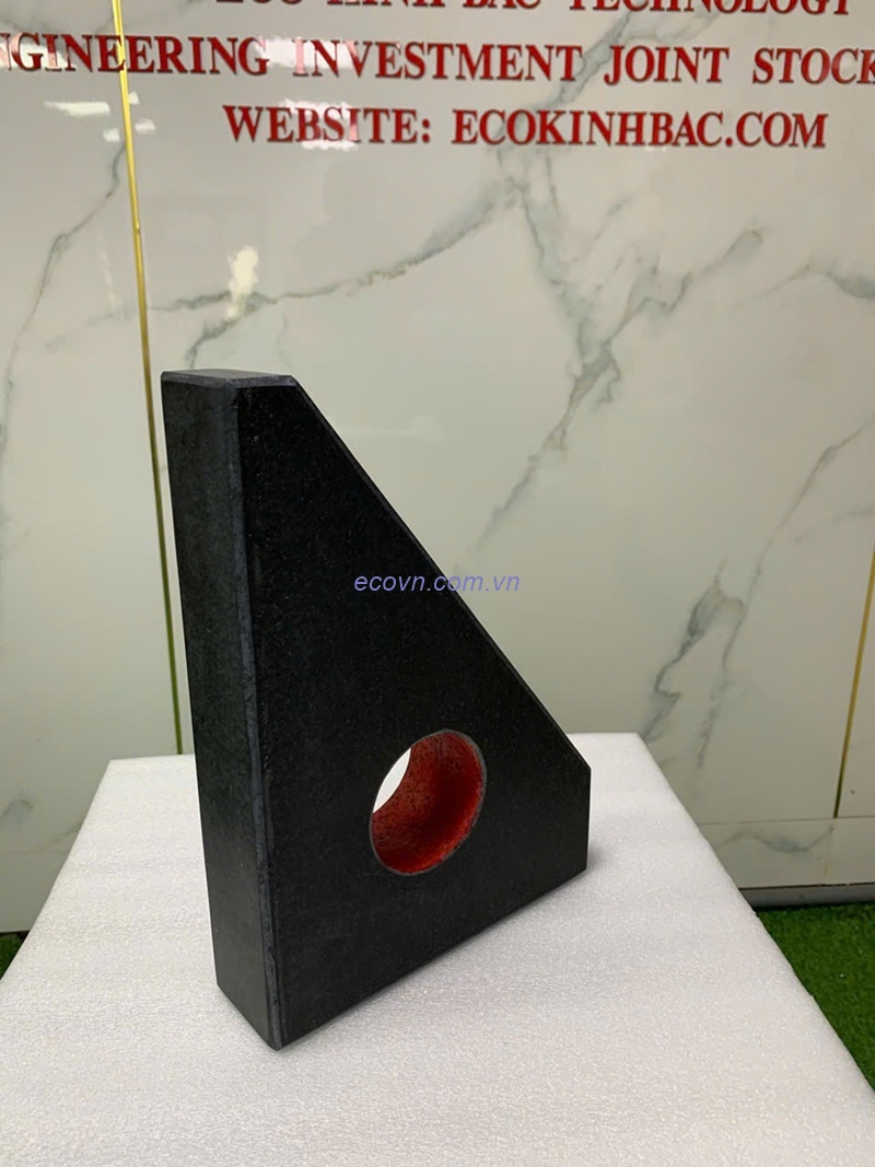 Mua thước tam giác đá granite cần lưu ý những gì?