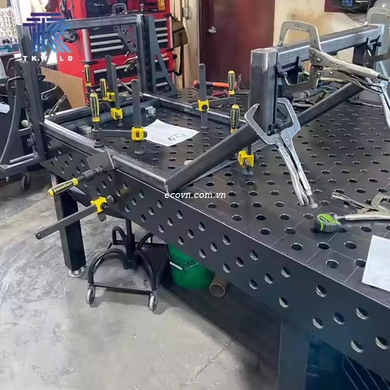 bàn hàn 3D chuyên dùng hàn khung máy