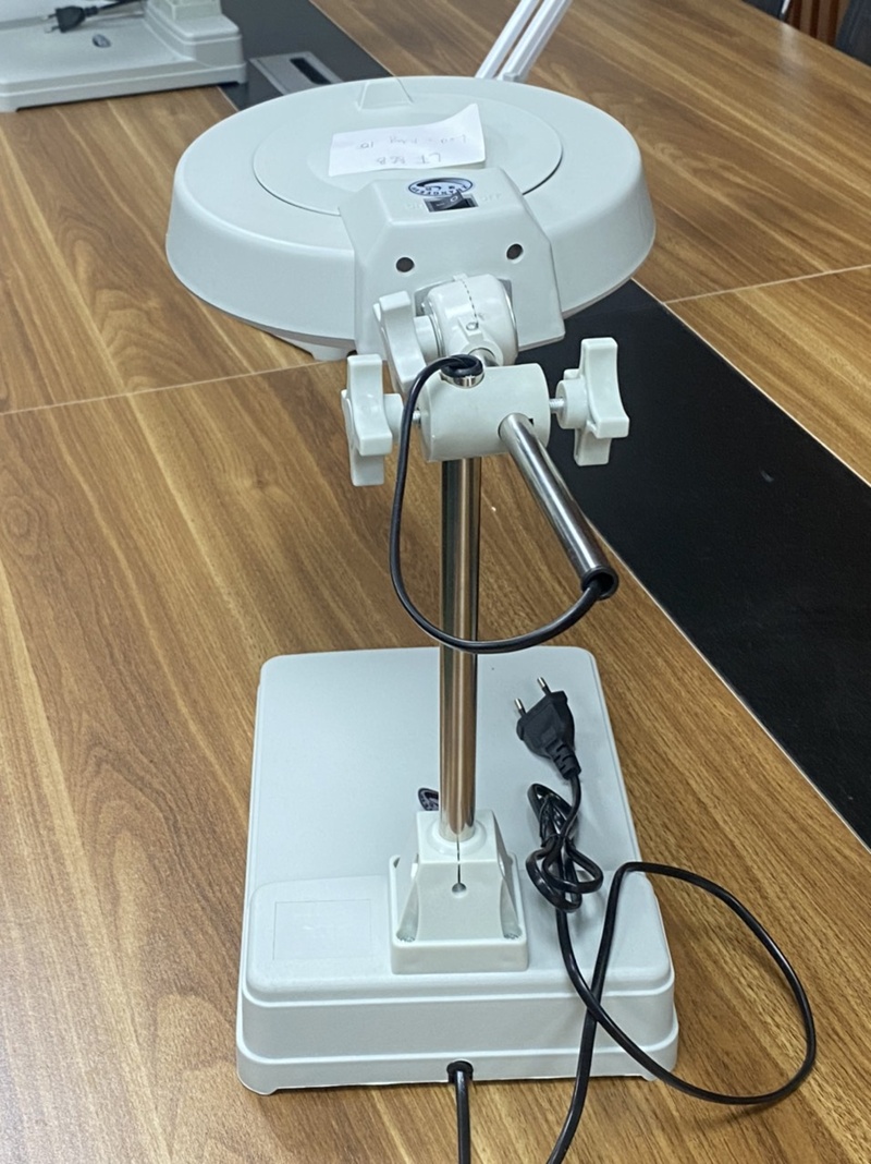 Kính lúp kẹp bàn LT86B phục vụ công việc chính xác