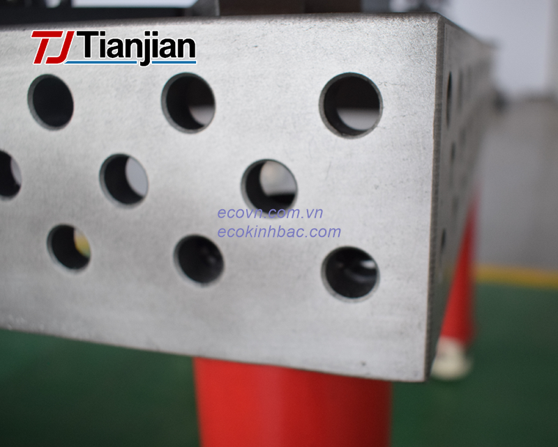 Bàn Gá Hàn Thép 3D D16 1500×1500mm Dùng Trong Cơ Khí Chính Xác