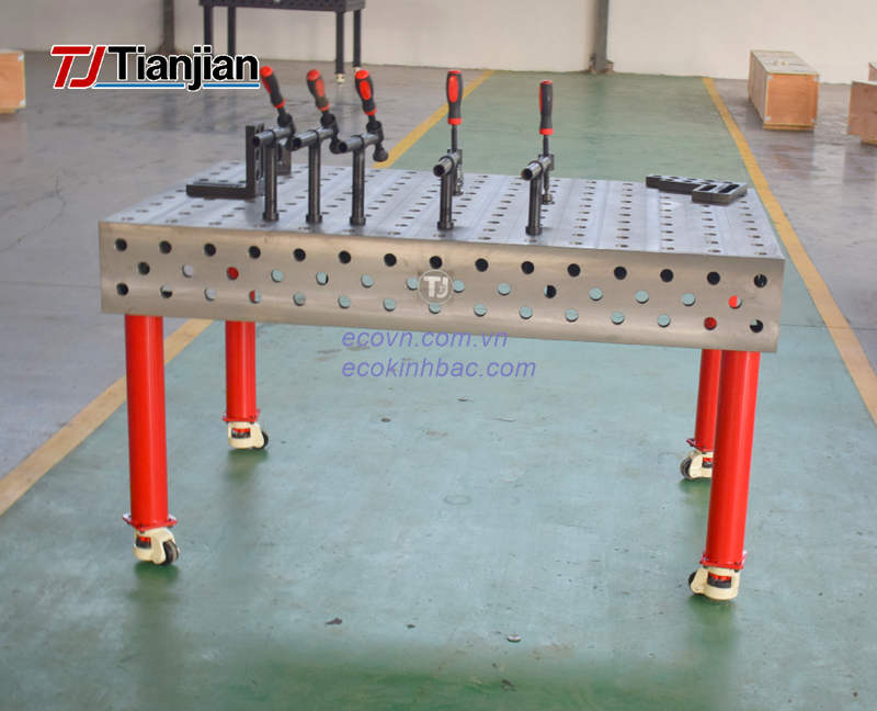 Bàn Gá Hàn Thép 3D D28 1200×1200mm Dùng Trong Cơ Khí Chính Xác