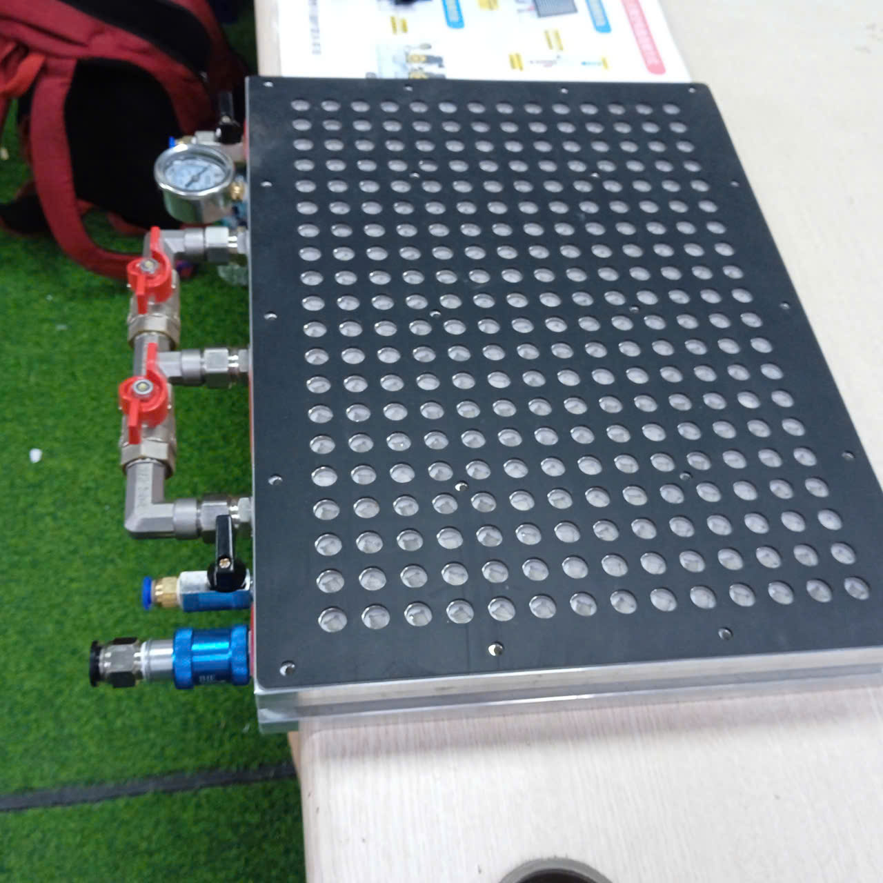 Bàn hút chân không đa điểm 4050.Giải pháp gá phôi CNC chính xác & hiệu quả.