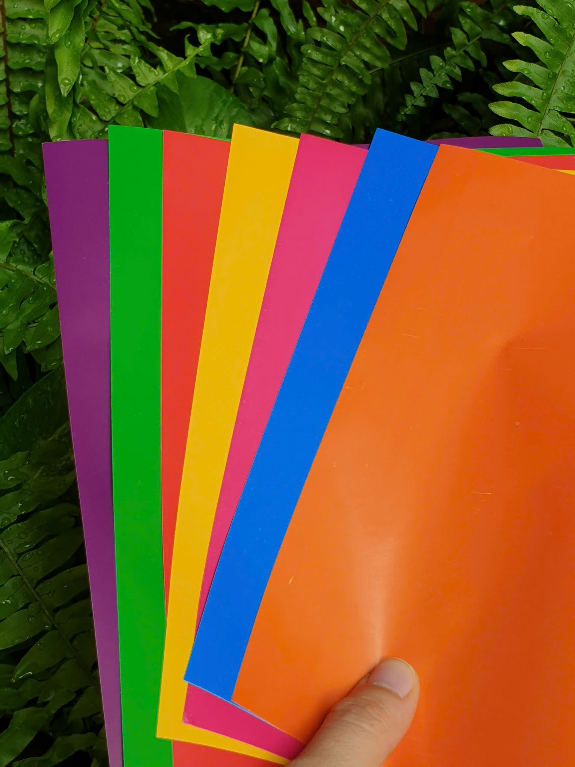 Giấy Thủ Công A4 ĐL 75gsm 1 Bịch 7 Tờ (7 Màu, Keo, Không Keo) – Giấy thủ công học sinh, sáng tạo