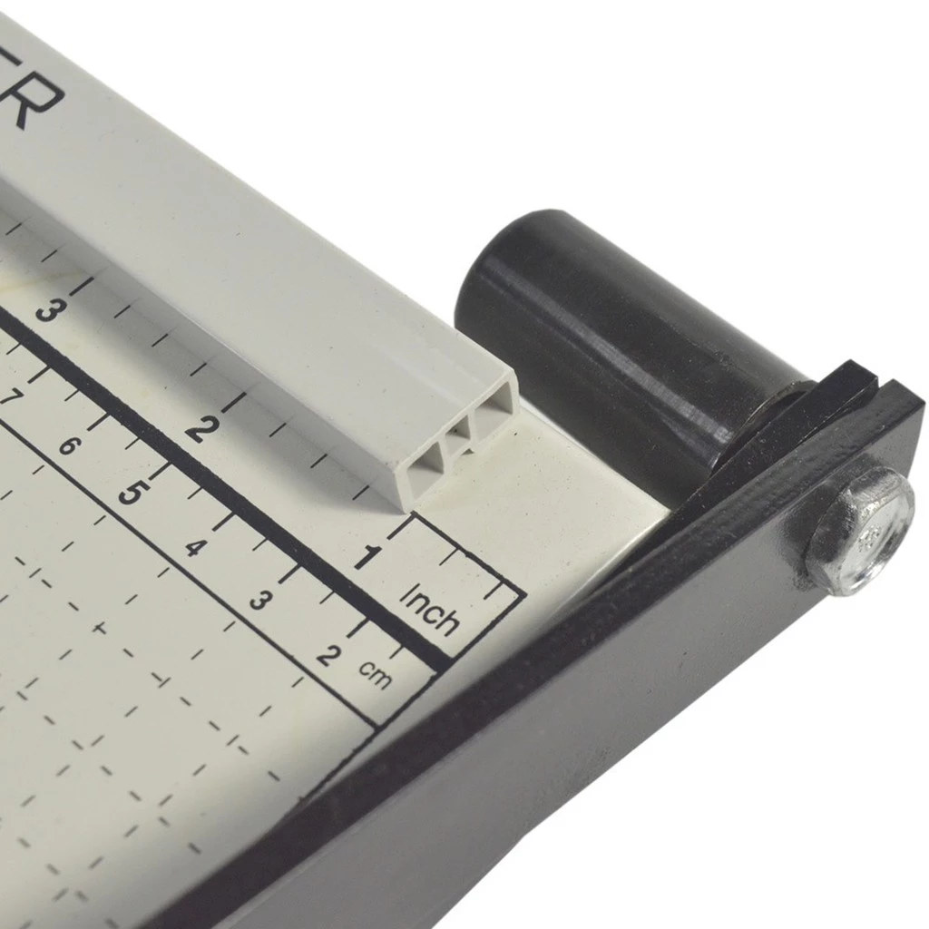 Bàn cắt giấy sắt A4 có thước + thanh chặn GL