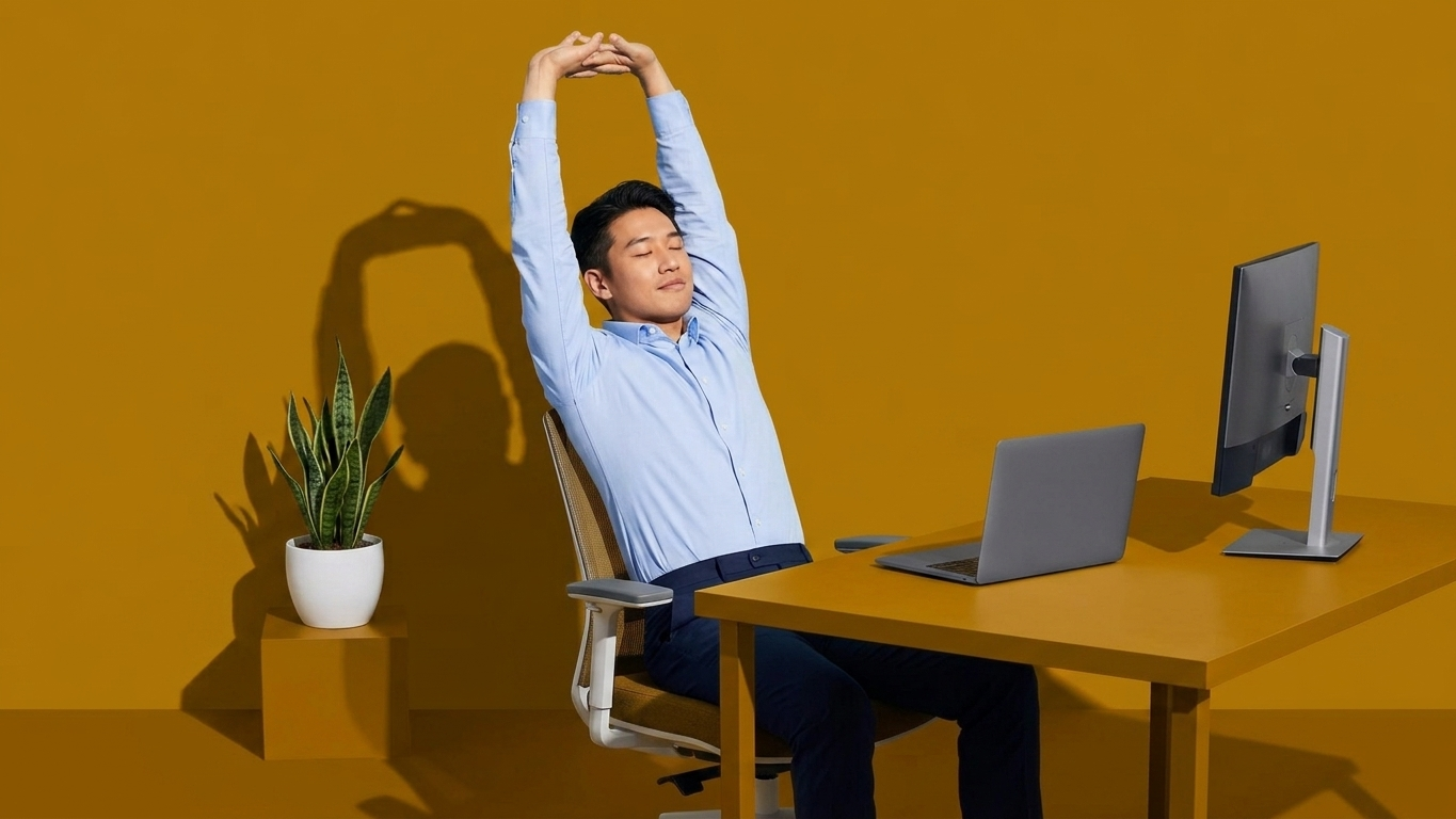 Chỉ 5 phút ngay tại bàn cho 5 động tác giãn cơ cổ vai gáy, dân văn phòng đừng bỏ qua!