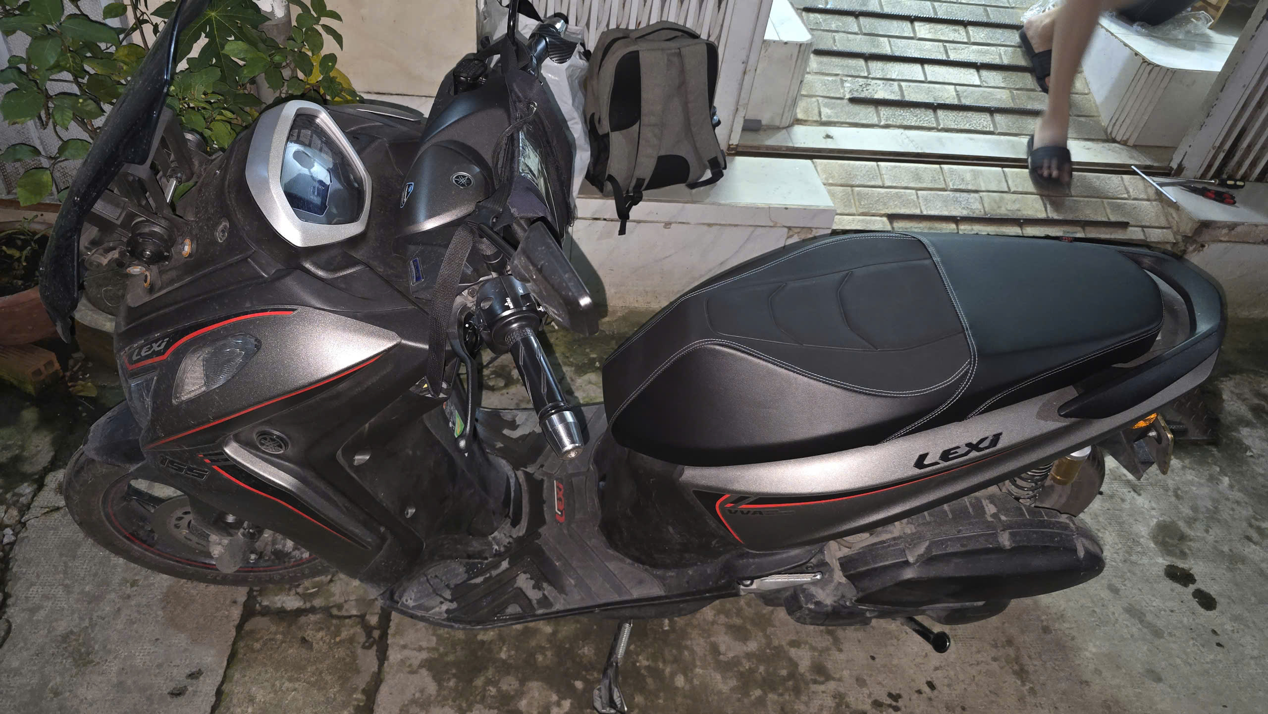 Yên Độ Yamaha Lexi Cao Cấp _ LEXI-M01-BLACK