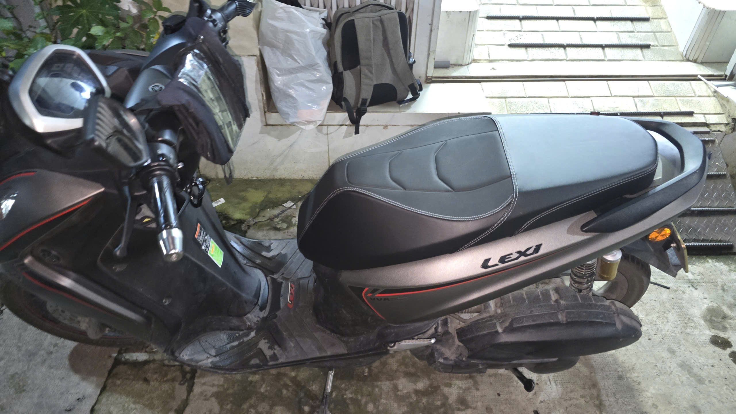 Yên Độ Yamaha Lexi Cao Cấp _ LEXI-M01-BLACK
