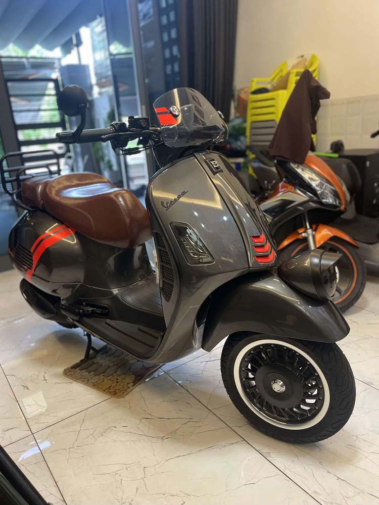 Yên Đôi Vespa Cao Cấp – Màu Nâu Bóng Đậm _ VESPA-V16-BROWN