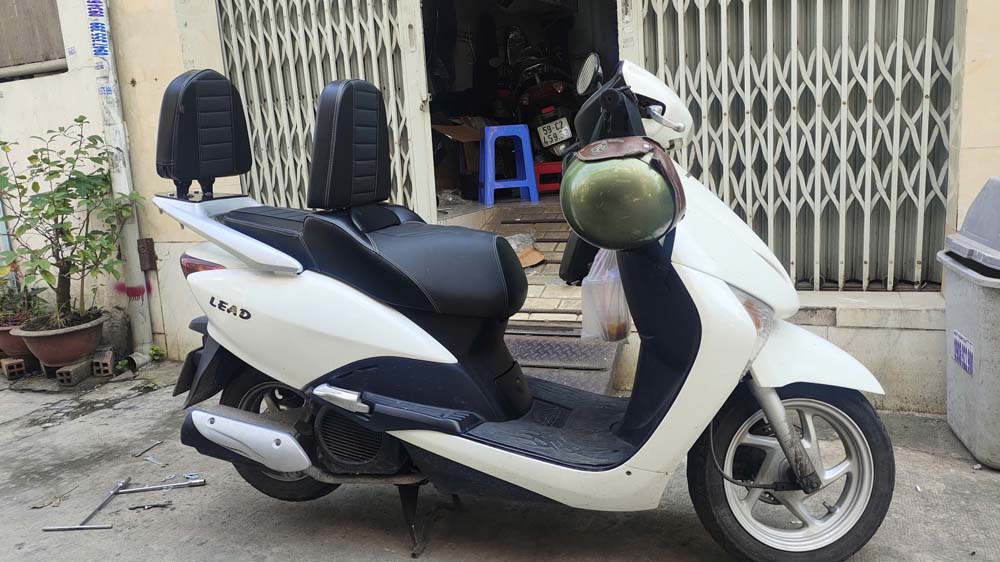 Tựa Lưng Cho Người Ngồi Sau Xe Máy Honda Lead (Chỉ tựa sau) _ LEAD-TS