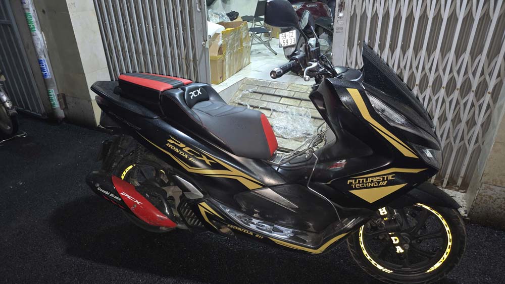 Yên Xe Tựa Lưng Cho Honda PCX – Phiên Bản Màu Đỏ _ PCX-TL03-RED