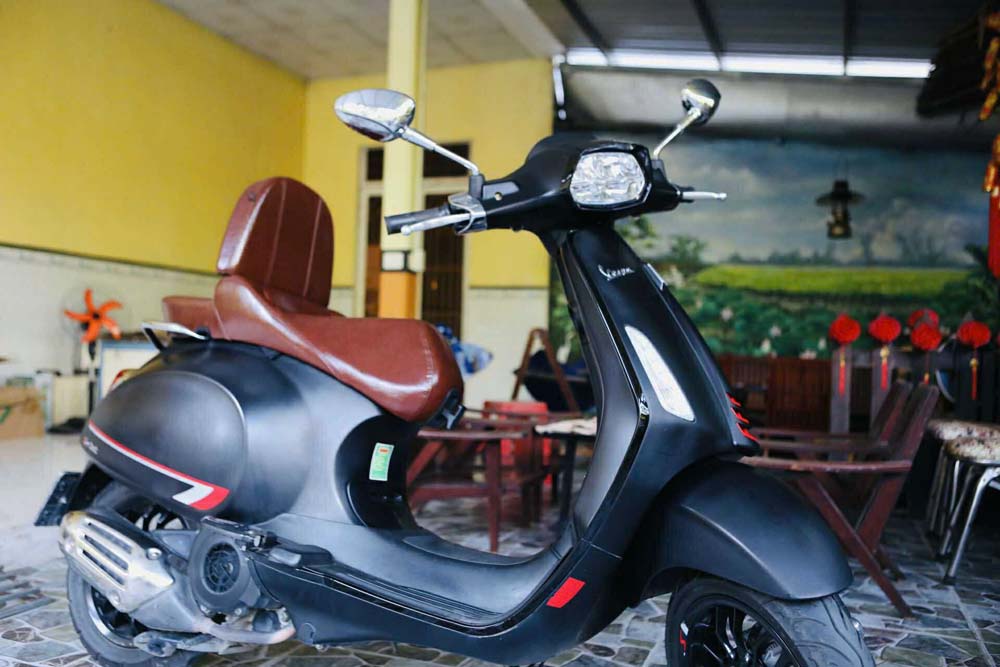 Yên Xe Tựa Lưng Cho Vespa – Màu Nâu Trơn _ VESPA-TL03-BROWN