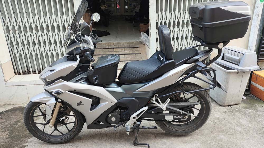 Yên Xe Tựa Bật Honda Winner X V1 - Màu Đen _WINNER-TL03-BLACK
