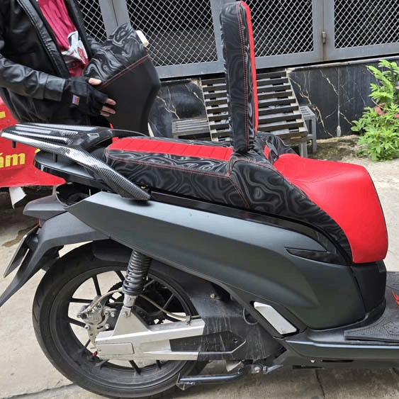 Yên Xe Tựa Lưng Cho Honda SH – Phiên Bản Màu Đỏ-Đen _ SH-TL03-RED