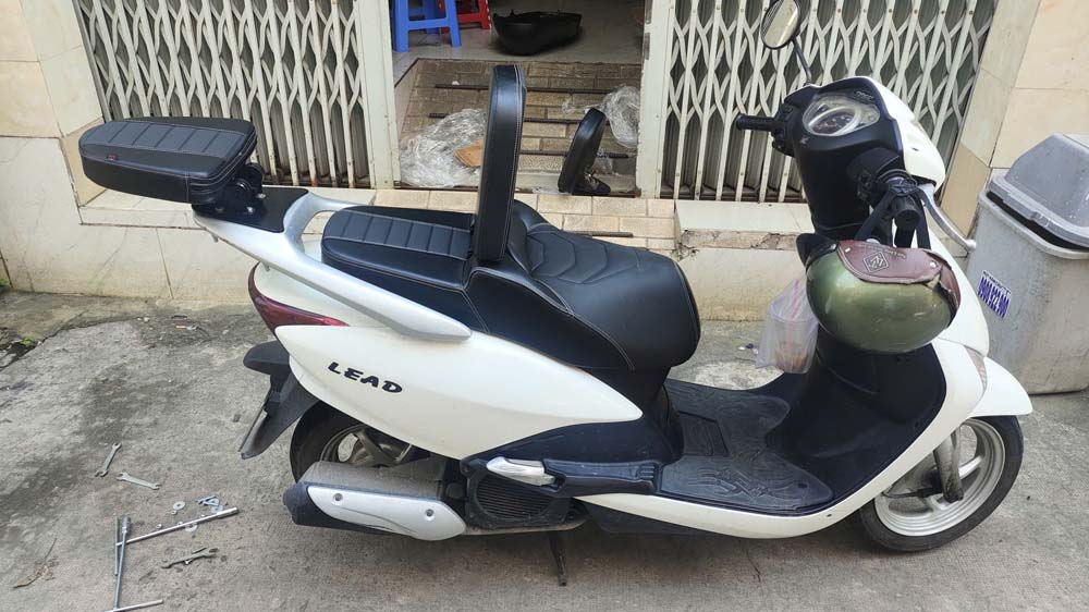 Tựa Lưng Cho Người Ngồi Sau Xe Máy Honda Lead (Chỉ tựa sau) _ LEAD-TS