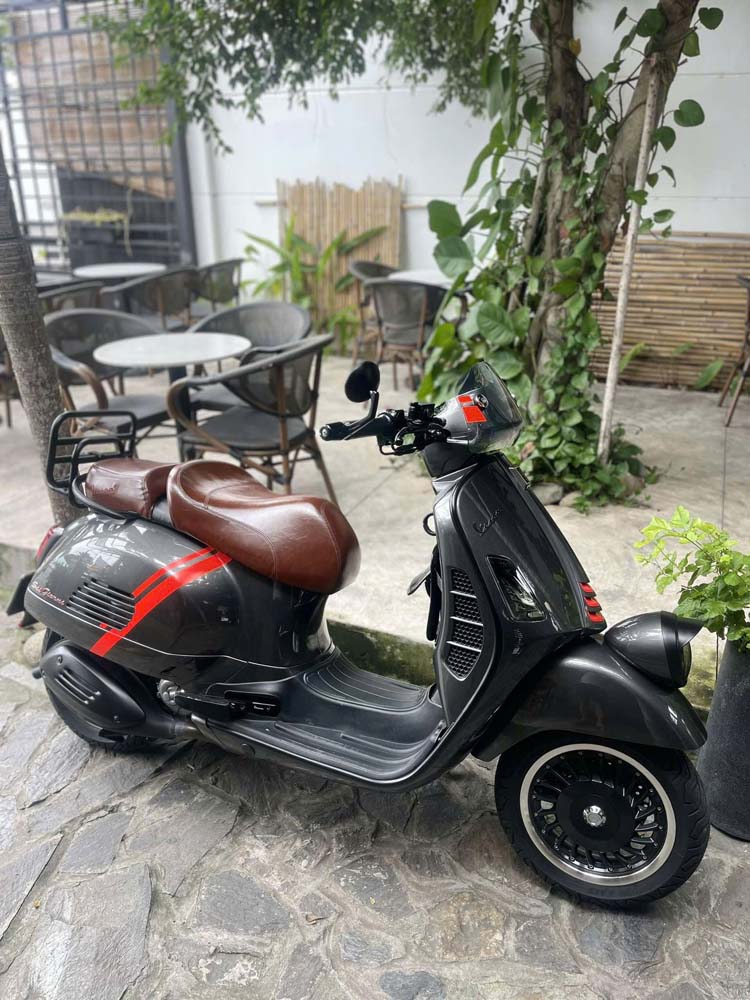 Yên Đôi Vespa Cao Cấp – Màu Nâu Bóng Đậm _ VESPA-V16-BROWN