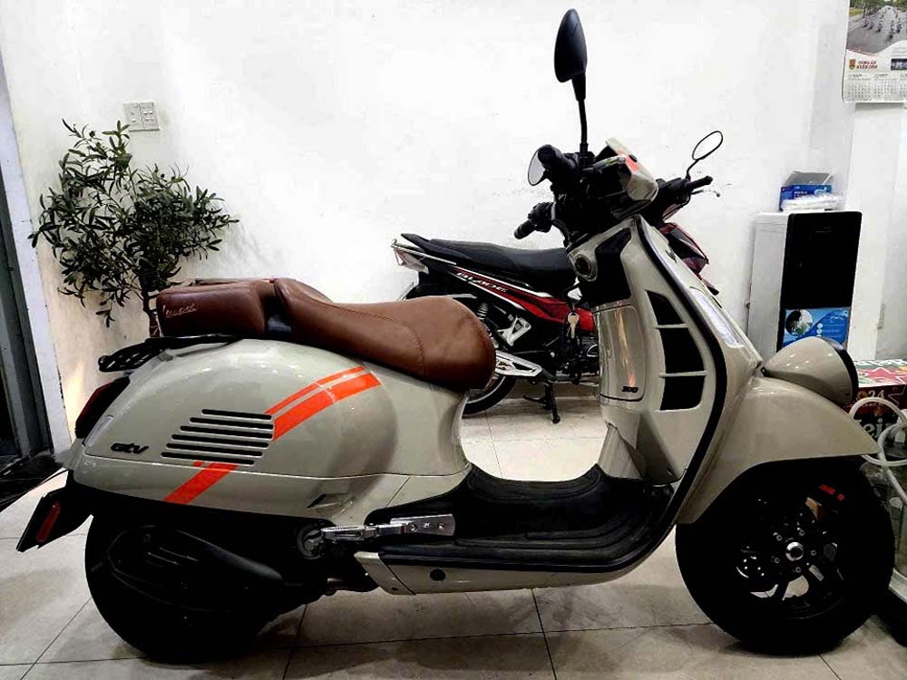 Yên Đôi Vespa Cao Cấp – Da Bò Thật _ VESPA-VB01-BROWN