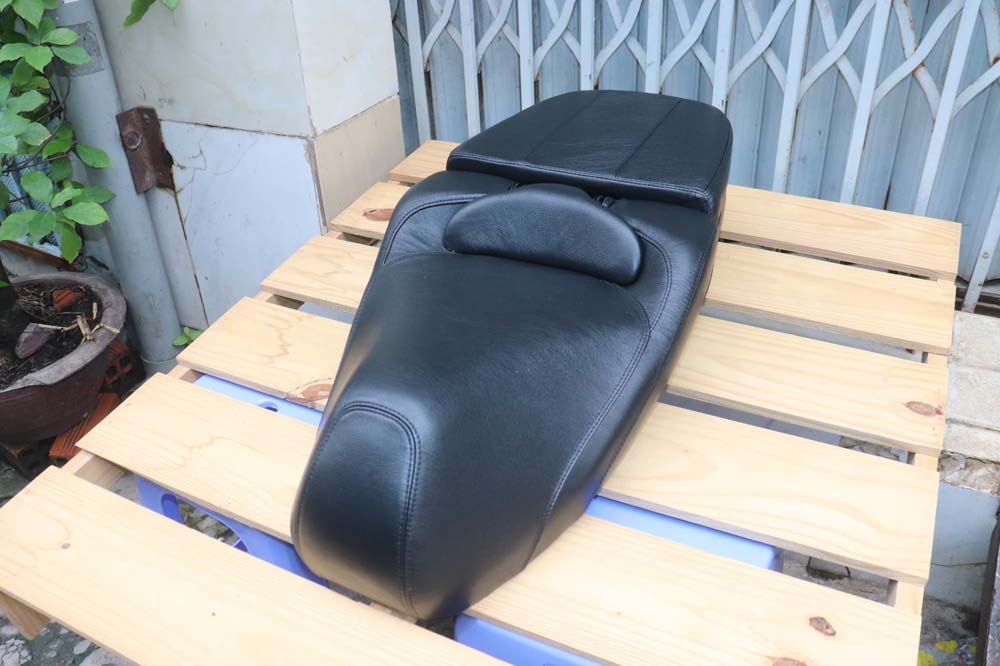 Yên Xe Tựa Lưng Cho Vespa –  Da Bò Thật Màu Đen _ VESPA-TL03-BLACK