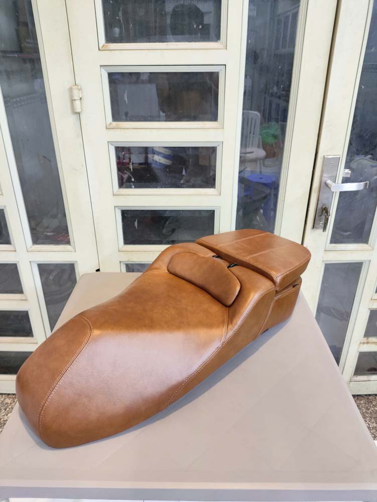 Yên Xe Tựa Lưng Cho Vespa –  Da Bò Thật Cao Cấp _ VESPA-TL03-BROWN