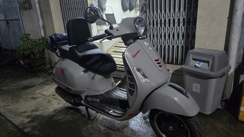 Yên Xe Tựa Lưng Cho Vespa –  Da Bò Thật Màu Đen _ VESPA-TL03-BLACK