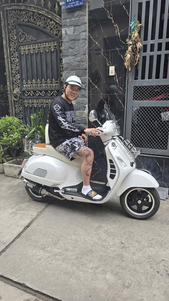 Yên Xe Tựa Lưng Cho Vespa – Phối Màu Trắng - Nâu _ VESPA-TL03-WHITE
