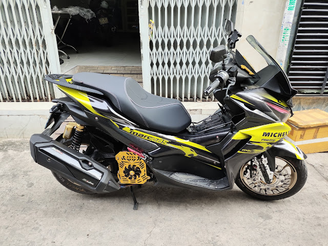 Yên Xe Độ Êm &  Thể Thao Cho  NVX v1 v2 v3 _ NVX-G22-BLACK