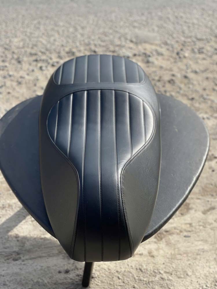 Yên Solo Vespa Cao Cấp – Da Màu Đen _ VESPA-V11-BLACK