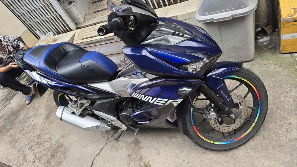 Yên Winner Có Bậc Mông – Phối Màu Theo Yêu Cầu _ WINNER-G04