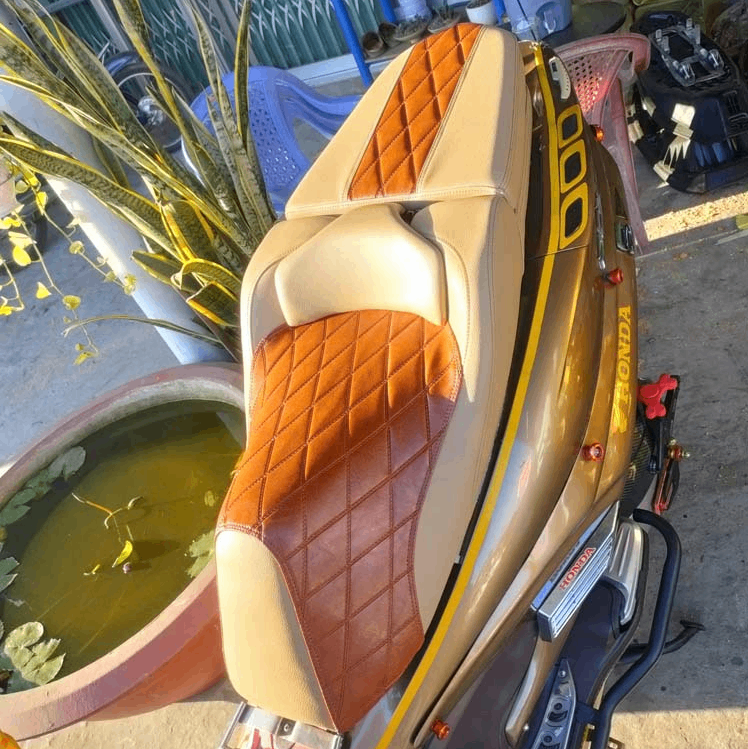 Yên Xe Tựa Lưng Cho Honda PCX - Màu Đặc Biệt _ PCX-TL03-GOLD