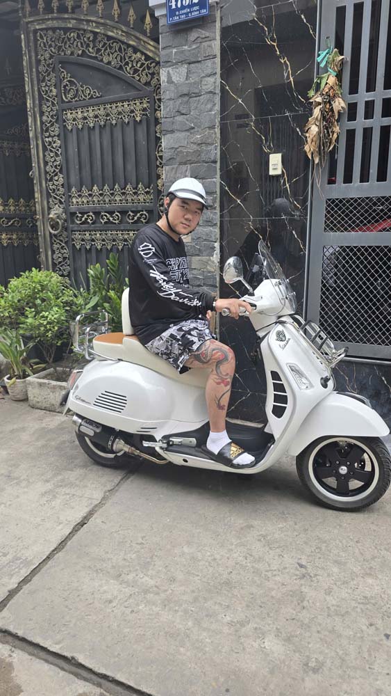 Yên Xe Tựa Lưng Cho Vespa – Phối Màu Trắng - Nâu _ VESPA-TL03-WHITE