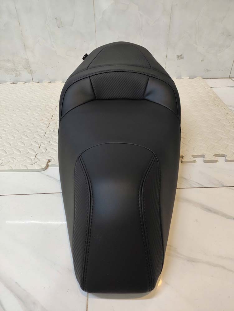 Yên Winner Có Bậc Mông – Màu Đen Thể Thao _ WINNER-G04-BLACK