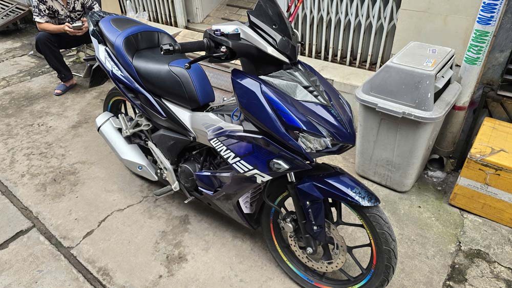 Yên Winner Có Bậc Mông – Phối Màu Theo Yêu Cầu _ WINNER-G04