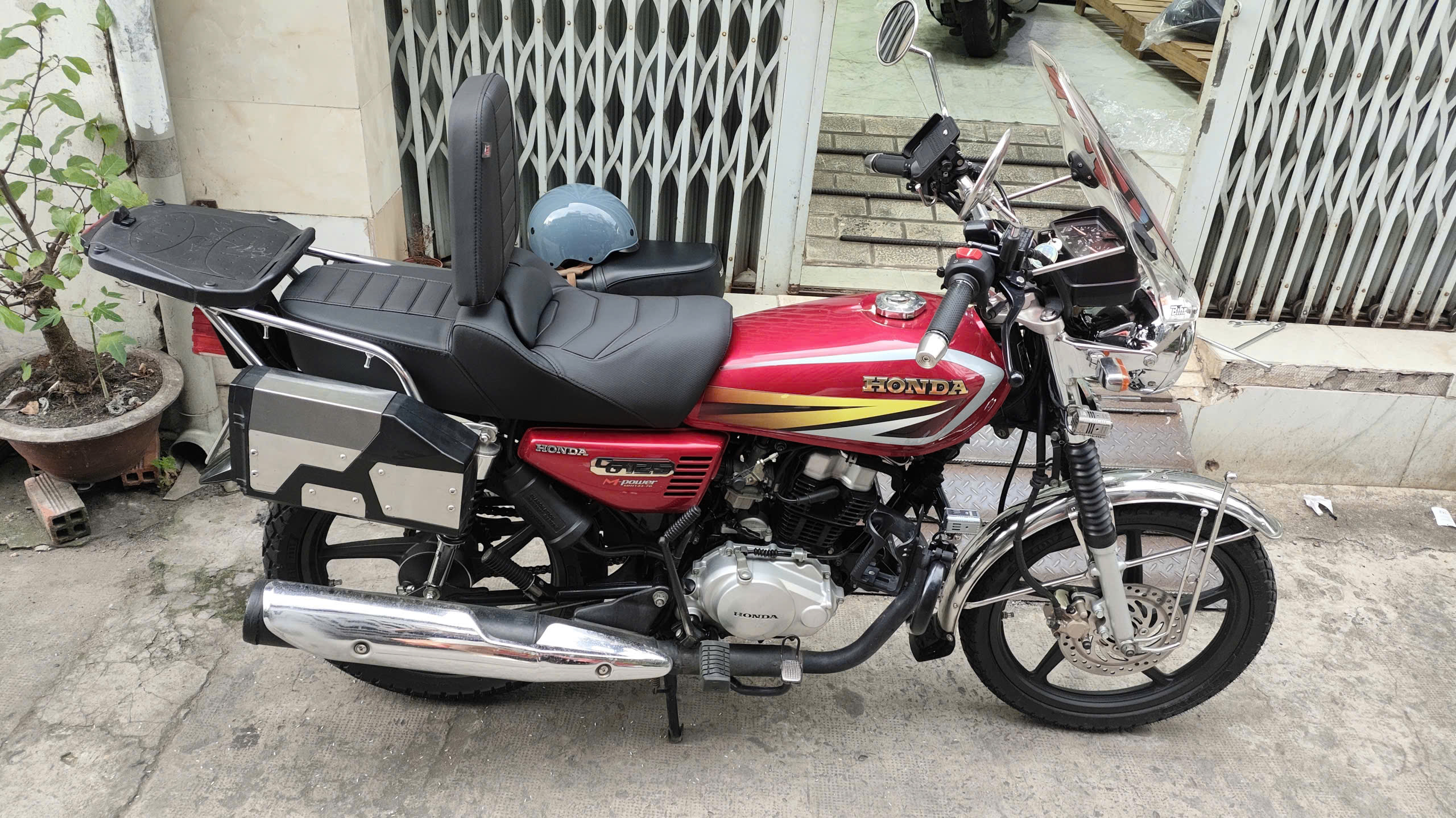 Yên Tựa Bật Cho Xe Phân Khối Lớn - Theo yêu cầu _ Moto-TL03
