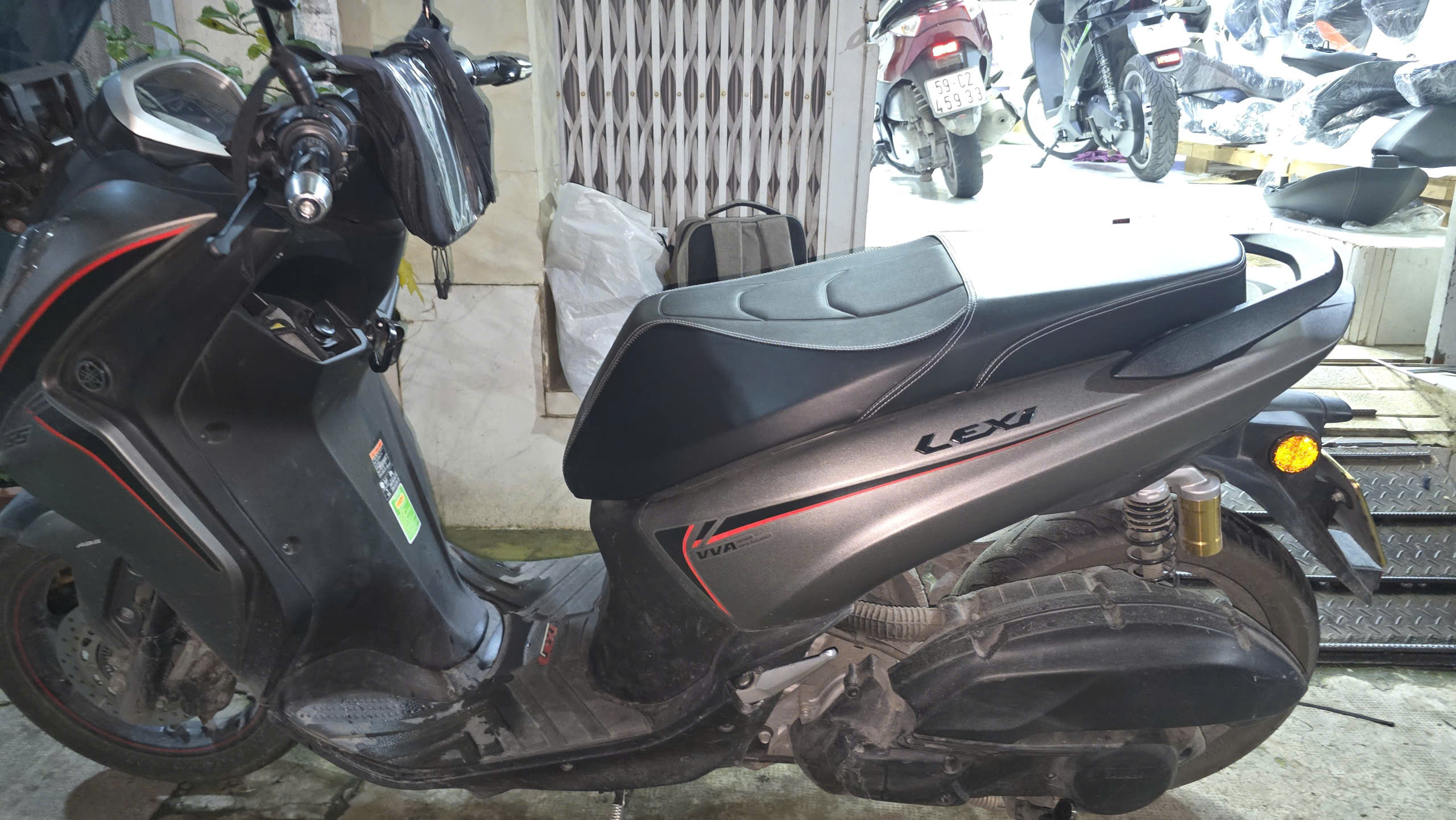 Yên Độ Yamaha Lexi Cao Cấp _ LEXI-M01-BLACK