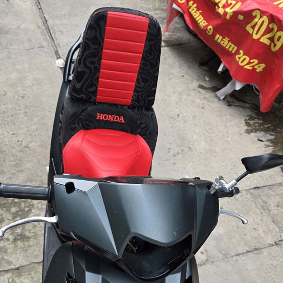 Yên Xe Tựa Lưng Cho Honda SH – Phiên Bản Màu Đỏ-Đen _ SH-TL03-RED