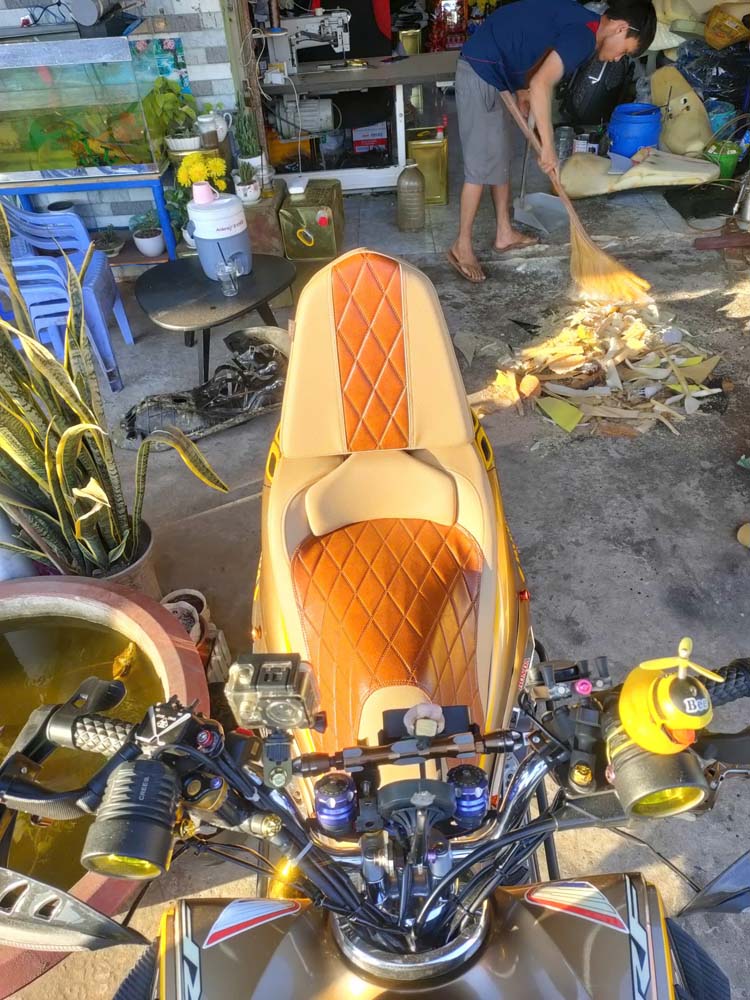 Yên Xe Tựa Lưng Cho Honda PCX - Màu Đặc Biệt _ PCX-TL03-GOLD