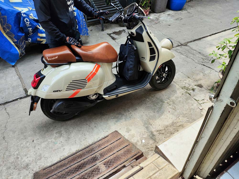 Yên Đôi Vespa Cao Cấp – Da Bò Thật _ VESPA-VB01-BROWN