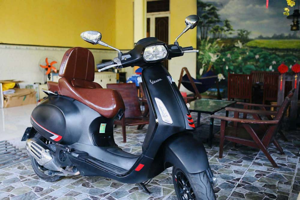 Yên Xe Tựa Lưng Cho Vespa – Màu Nâu Trơn _ VESPA-TL03-BROWN
