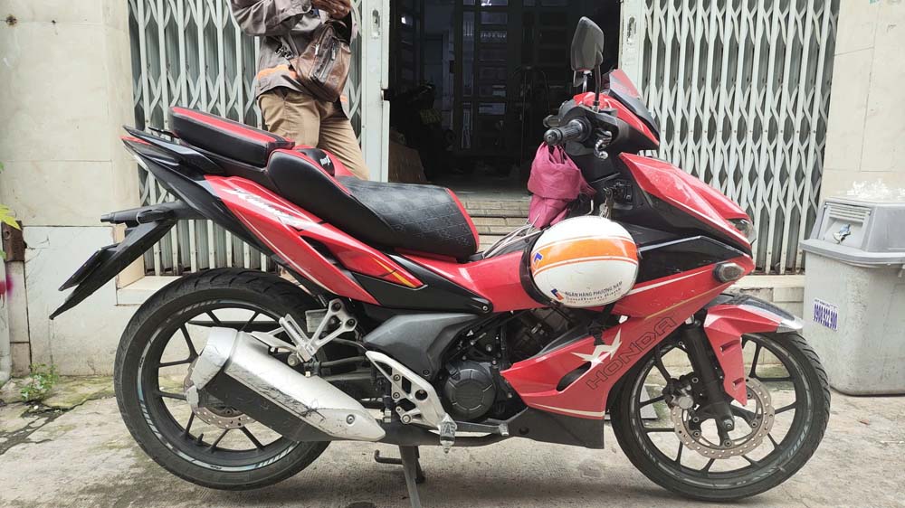 Yên Xe Tựa Bật Honda Winner X – Phiên Bản Màu Đỏ-Đen _ WINNER-TL03-RED