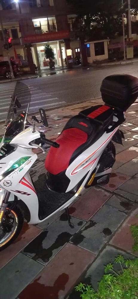 Yên Xe Tựa Lưng Cho Honda SH – Phiên Bản Màu Đỏ-Đen _ SH-TL03-RED