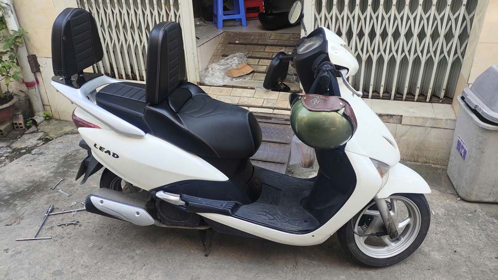 Tựa Lưng Cho Người Ngồi Sau Xe Máy Honda Lead (Chỉ tựa sau) _ LEAD-TS