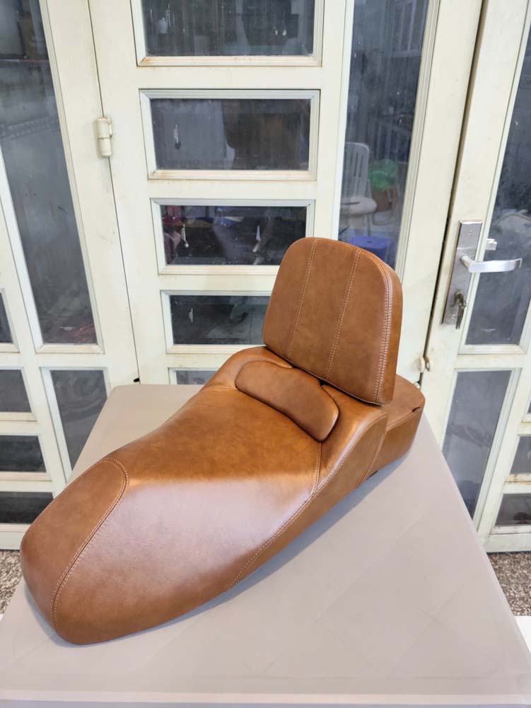 Yên Xe Tựa Lưng Cho Vespa –  Da Bò Thật Cao Cấp _ VESPA-TL03-BROWN