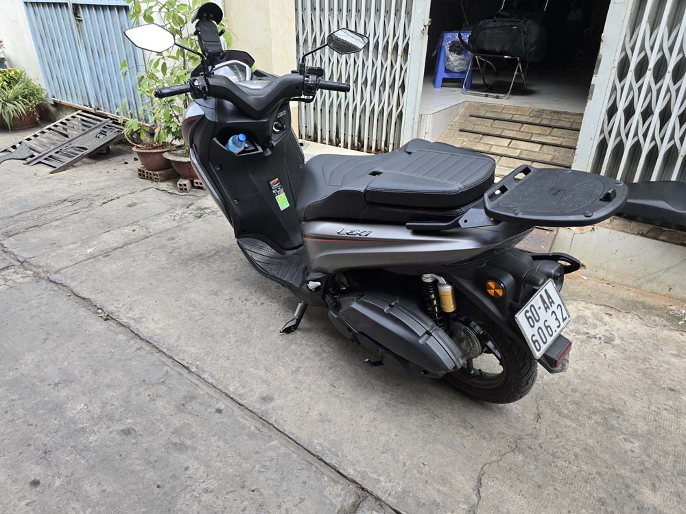 Yên Xe Tựa Lưng Cho Yamaha Lexi _ LEXI-TL03-BLACK