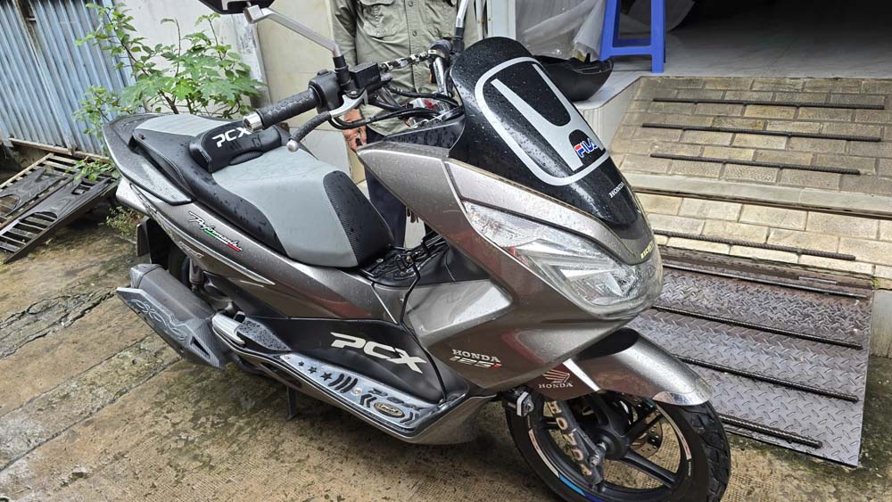 Yên Độ Honda PCX Có Gờ Mông _ PCX-G06-GREY