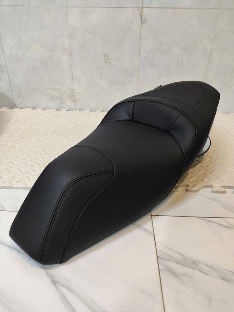 Yên Winner Có Bậc Mông – Màu Đen Thể Thao _ WINNER-G04-BLACK