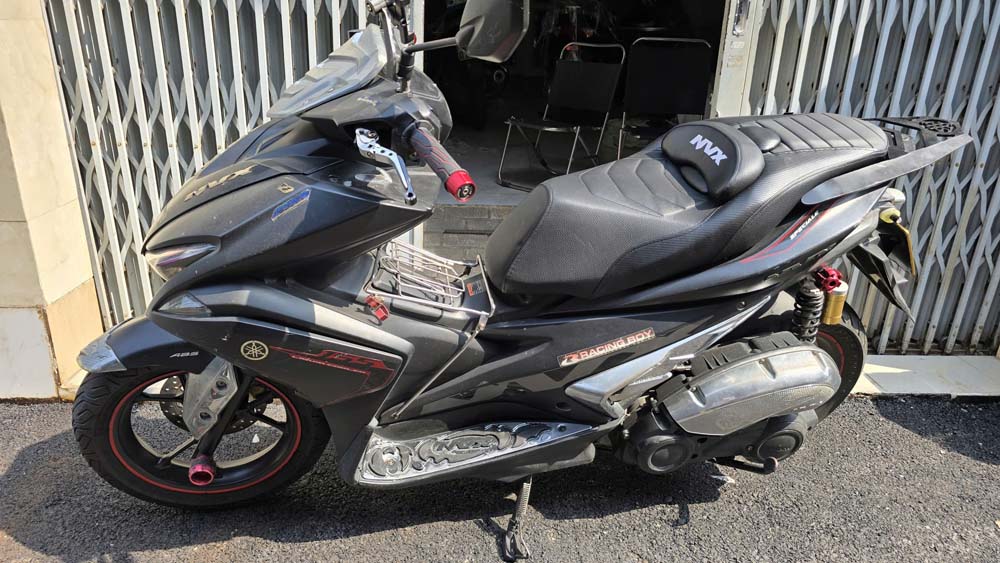 Yên Độ Yamaha NVX Cao Cấp Đen  _ NVX-G06-BLACK2
