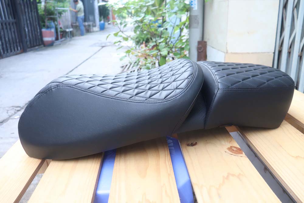 Yên Đôi Vespa Cao Cấp – Da Tổng Hợp Màu Đen _ VESPA-V02-BLACK2