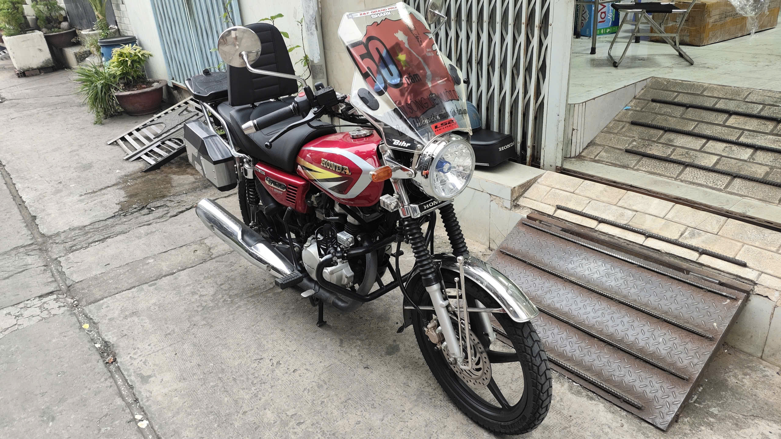 Yên Tựa Bật Cho Xe Phân Khối Lớn - Theo yêu cầu _ Moto-TL03