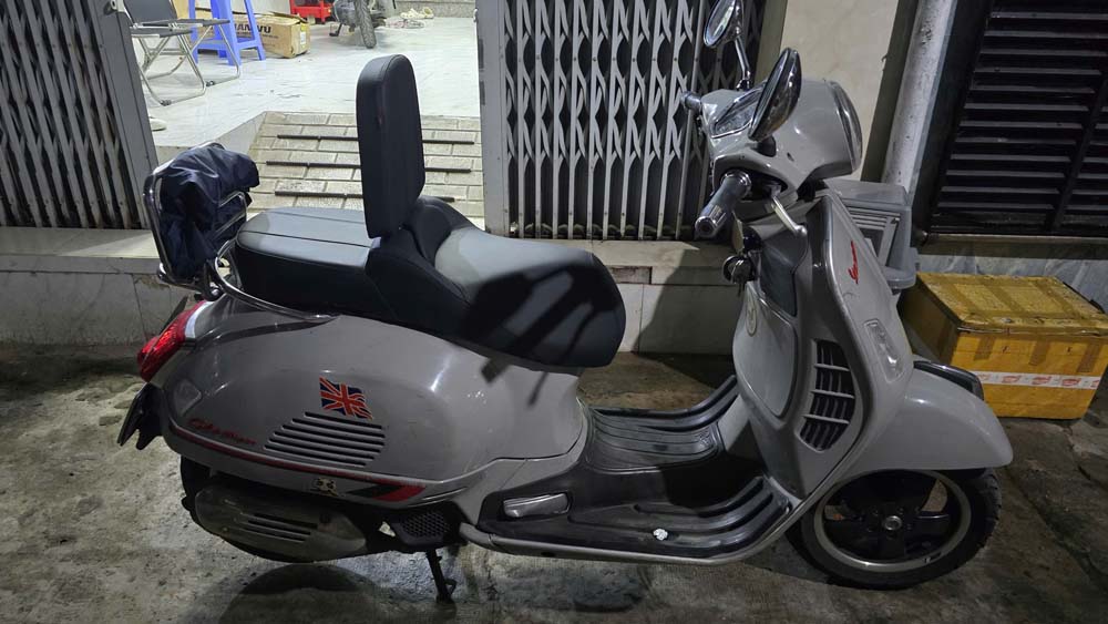 Yên Xe Tựa Lưng Cho Vespa –  Da Bò Thật Màu Đen _ VESPA-TL03-BLACK