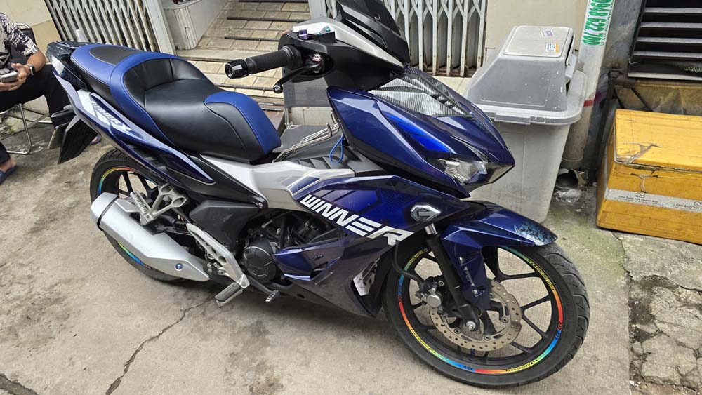 Yên Winner Có Bậc Mông – Phối Màu Theo Yêu Cầu _ WINNER-G04