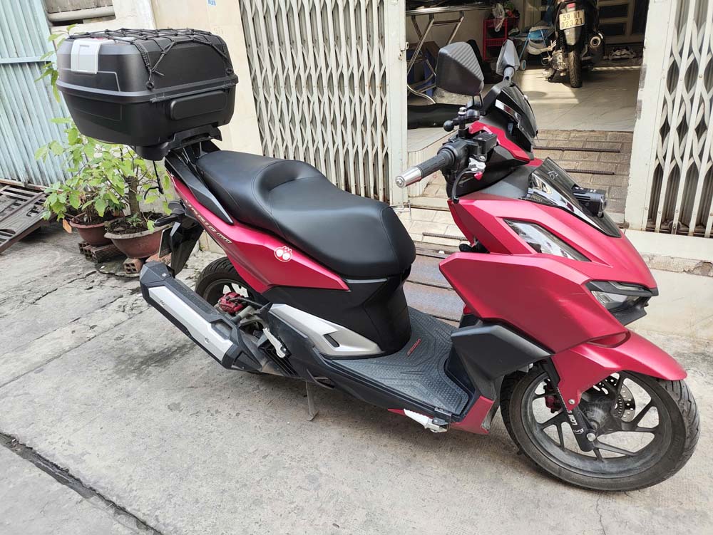 Yên xe vario gờ mông thể thao và êm ái _ VARIO-G04-BLACK